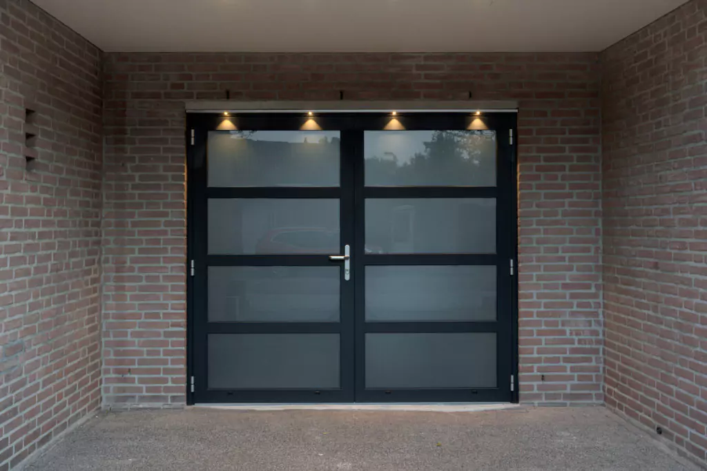 Matglas laten plaatsen garagedeur