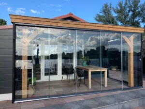 Glazen scheidingswand tuin plaatsen