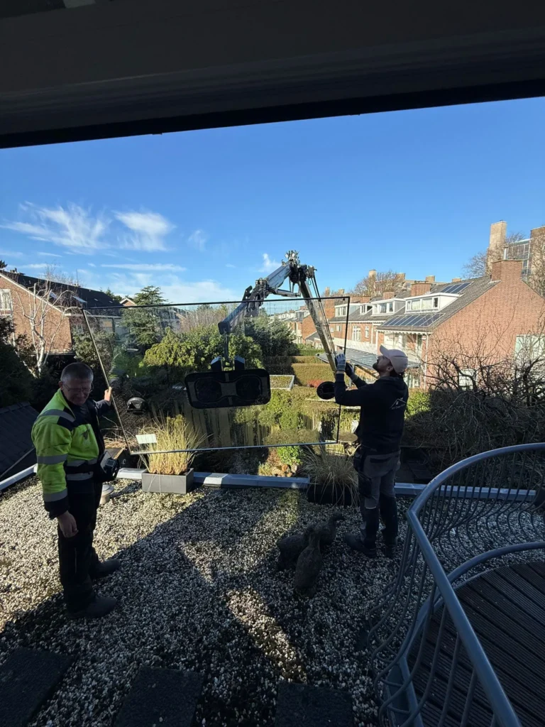 Hoogwerker HR glas laten zetten